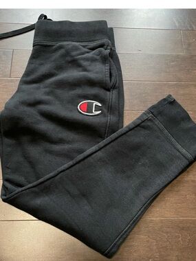 Champion Tapered Leg Black Jogger Sweatpants with Red & White Logo Women’s Small